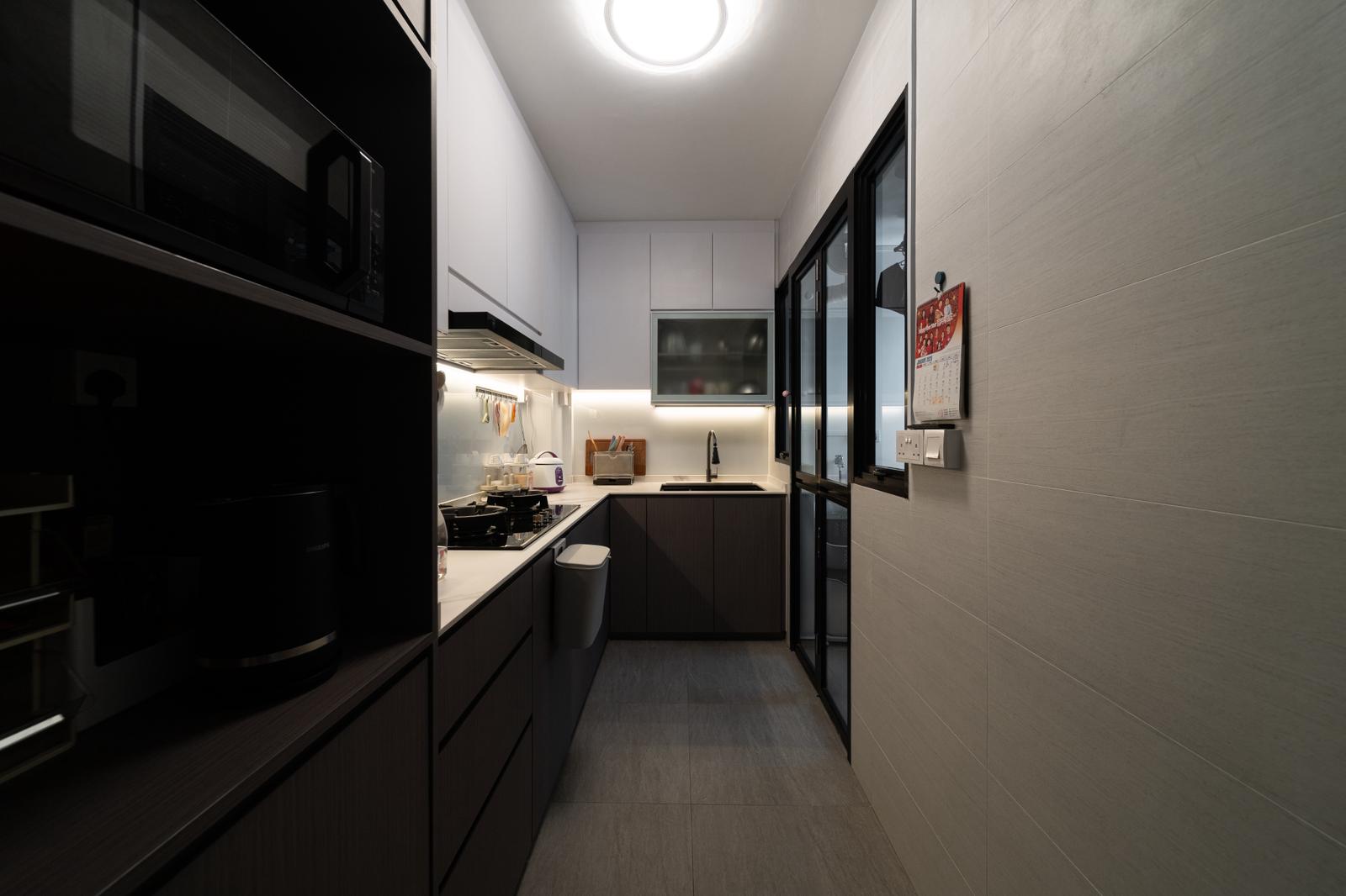 Blk 567A Champions Way thumbnail 3
